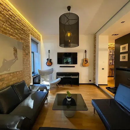 아파트 Downtown Retreat Loft-industrial 리가